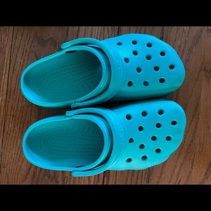 Teal colored classic CROC clog size 6